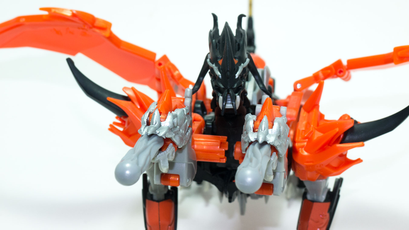 Illustration for article titled The New Beast Wars Begin with Optimus Prime and Predaking